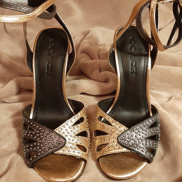 COACH NWOT High Heel Leather Ankle Strap Sandals with Prairie Rivets - Size 5 - Picture 4 of 10